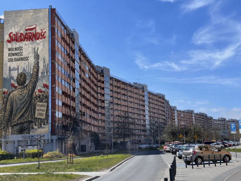 Falowiec z muralem